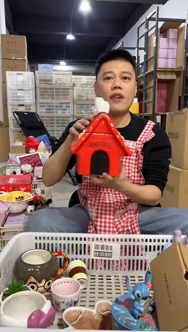 【闪购商品】杯史努比红房子储物罐