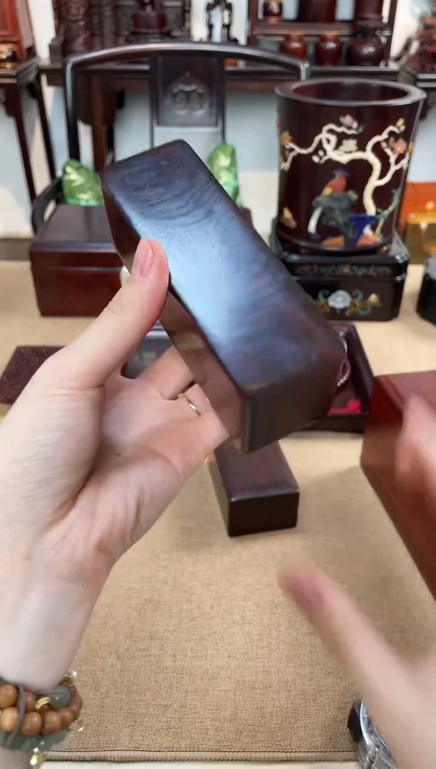 紫檀木类成套家具琴料一木挖盒