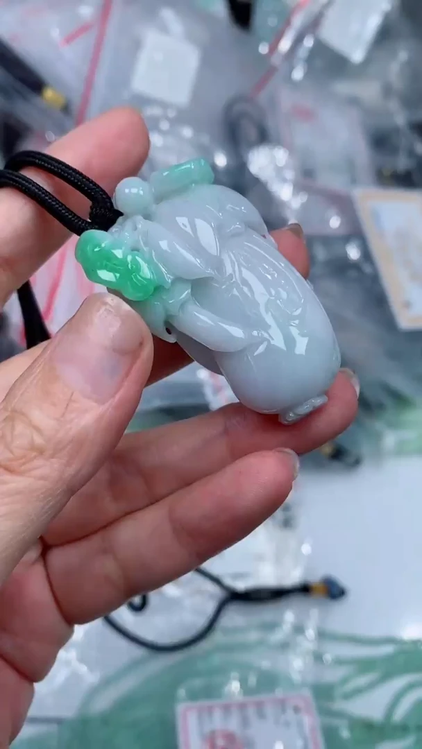 颈饰未镶嵌翡翠吊坠