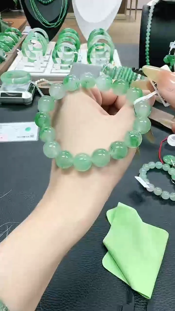 未镶嵌1石英质玉（非洲翠）/9547