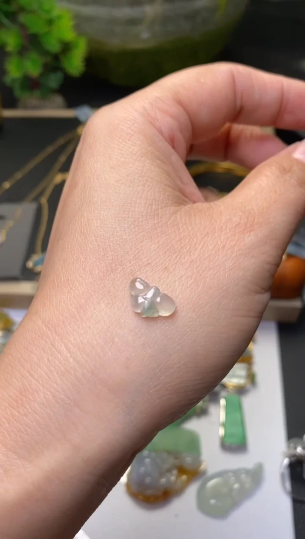 颈饰未镶嵌翡翠净货36178