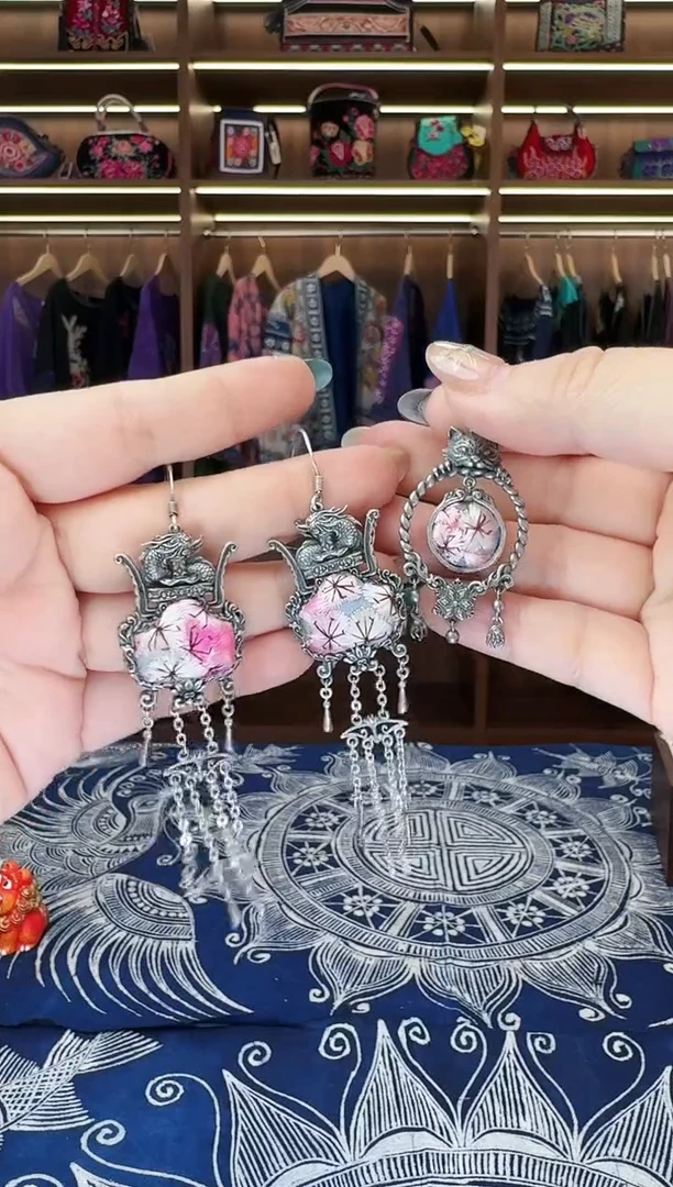 织绣18黔东南苗族刺绣