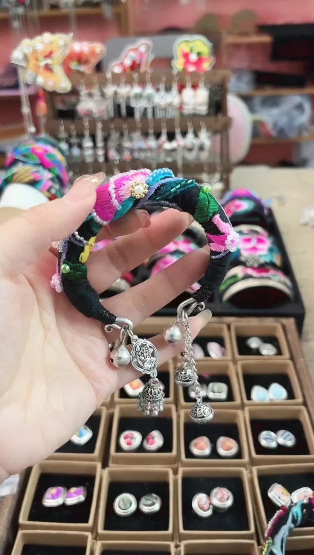 织绣雅*艺枝独绣手工饰品52