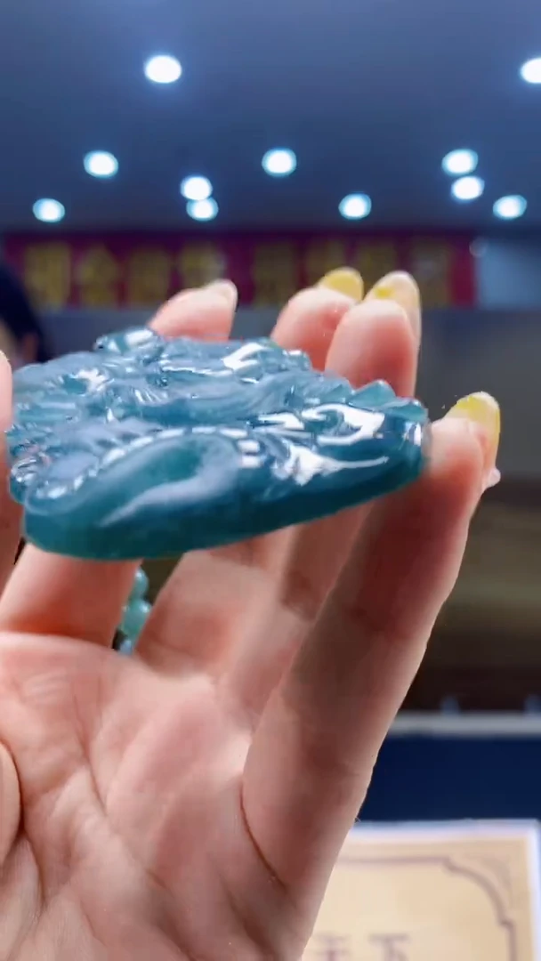 翡翠未镶嵌颈饰********1