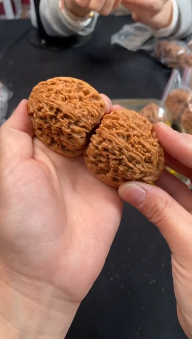 把件文玩核桃南疆石44尺Z311