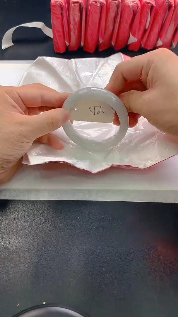 未镶嵌手镯翡翠233