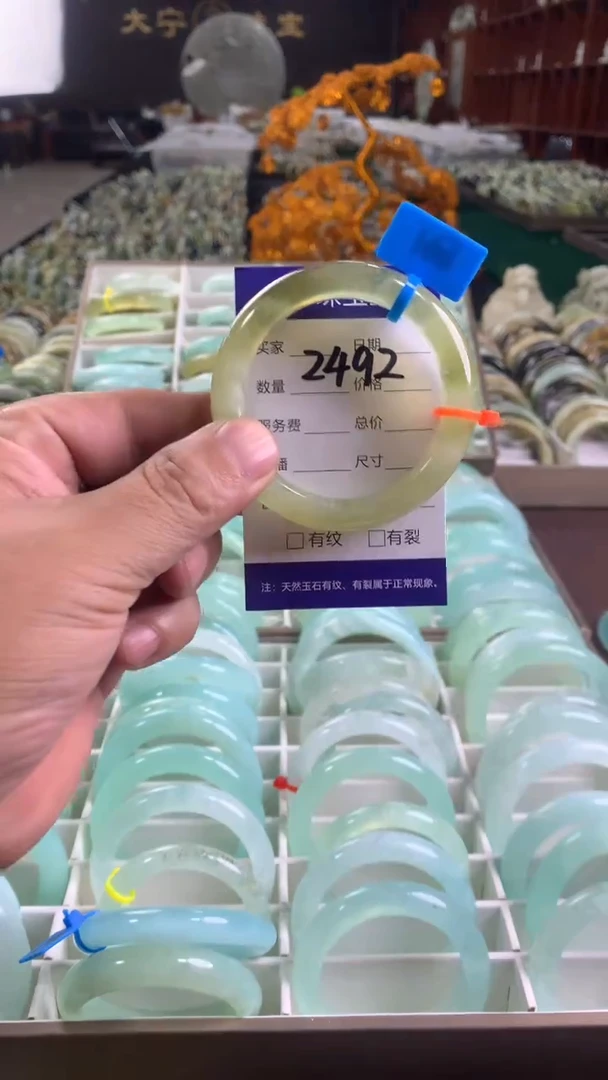 未镶嵌蛇纹石玉手镯了*2492