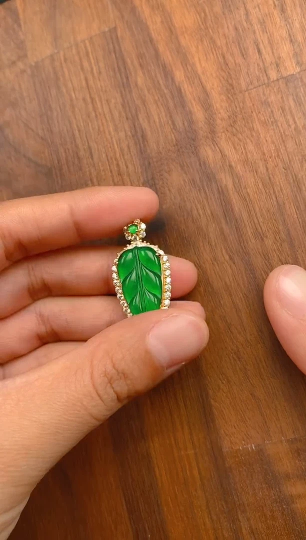 【闪购商品】翡翠吊坠(不含链)银S925镶嵌金色树叶吊坠