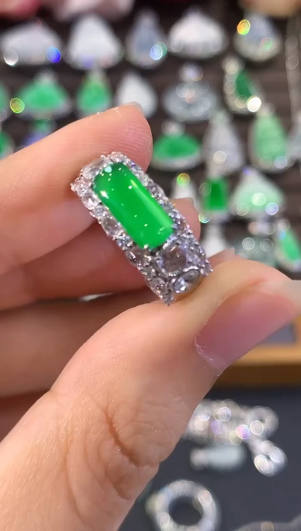 18K金镶嵌戒指翡翠用****0C88