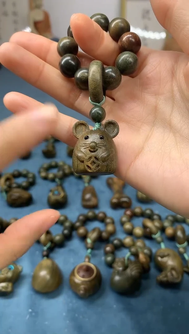 【闪购商品】维腊木（绿檀）把件鼠来宝 盘玩件