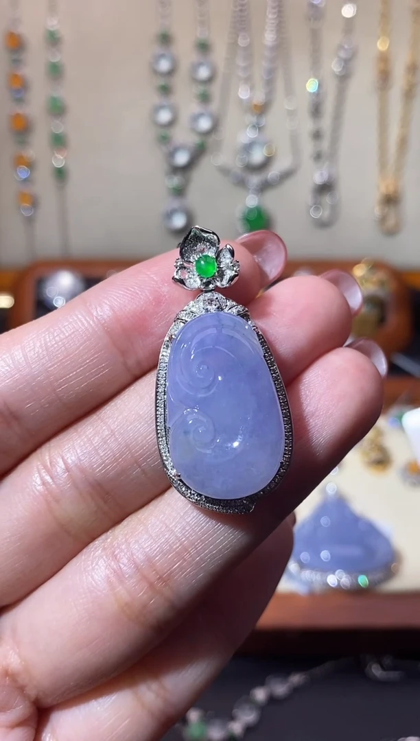 【闪购商品】翡翠颈饰18K金镶嵌吊坠