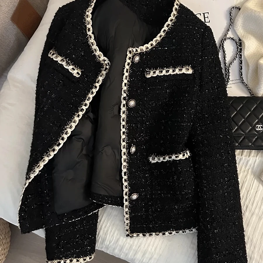 D27黑色高端气质保暖小香风外套女2024冬季新款珍珠扣