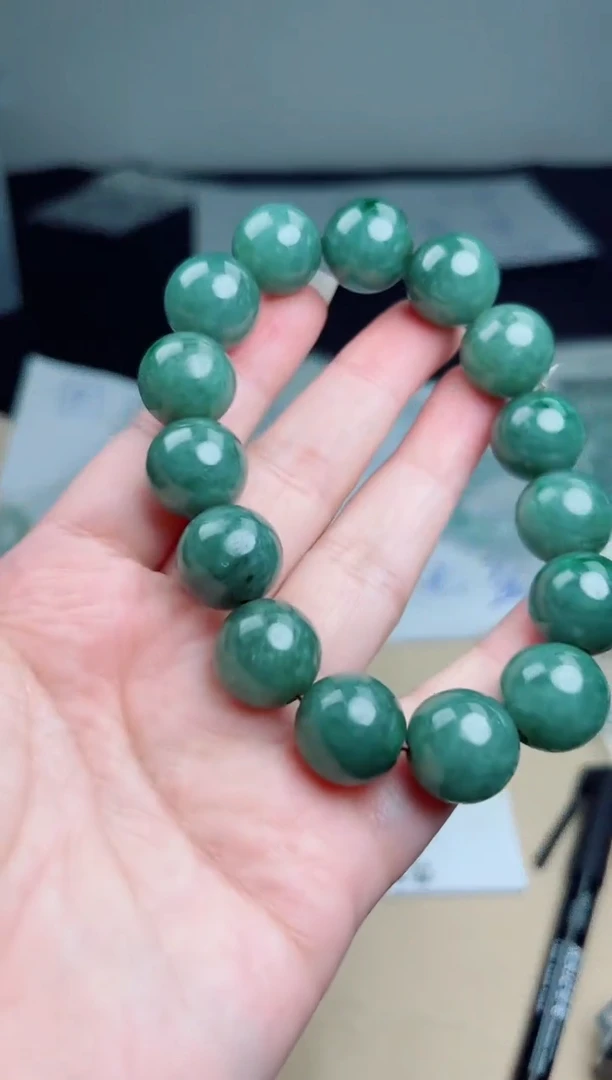 定制翡翠未镶嵌珠串