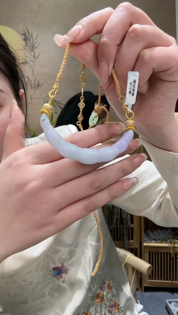 【闪购商品】翡翠颈饰未镶嵌吊坠