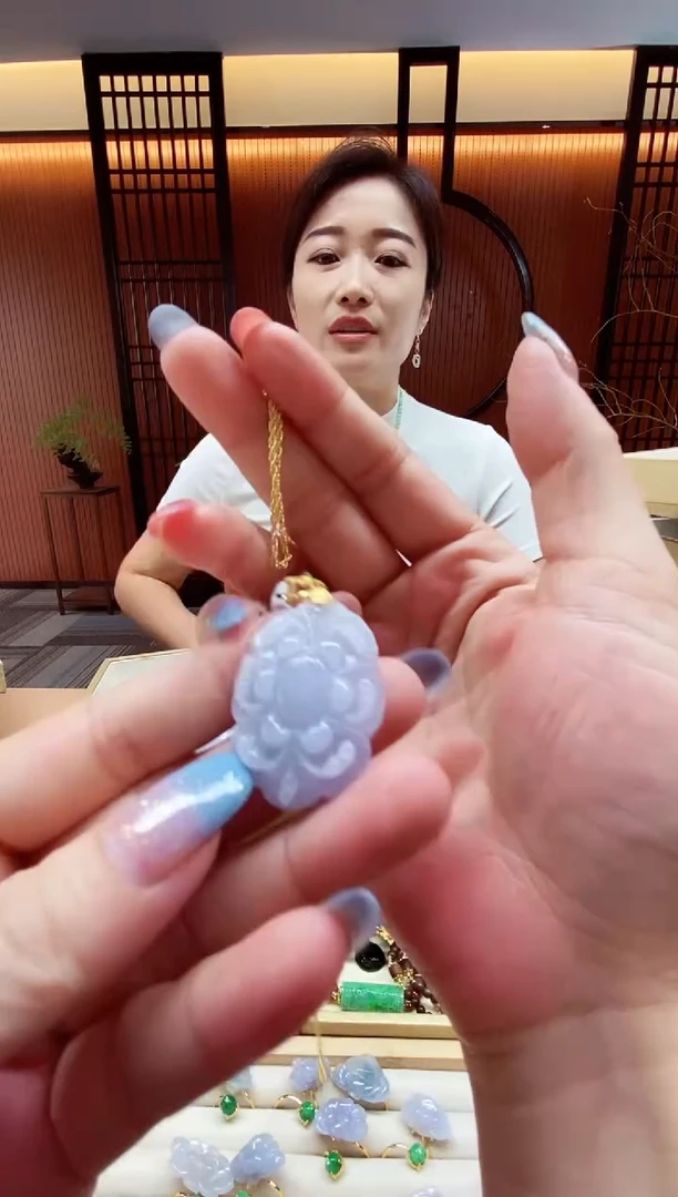 颈饰未镶嵌翡翠吊坠