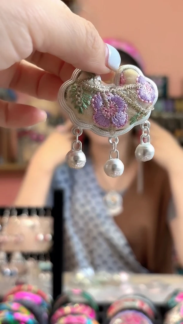 织绣艺枝独绣手工饰品361