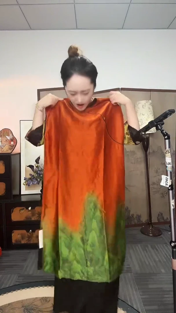 闪购100桑蚕丝千里江山皮子小袍