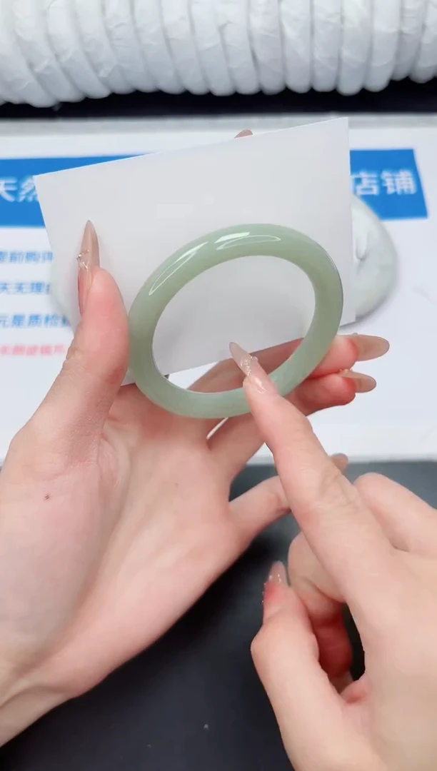 未镶嵌手镯石英质玉84-552.4DY