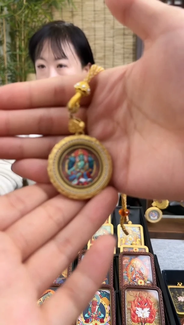 【闪购商品】吊坠青羽新品-绿度