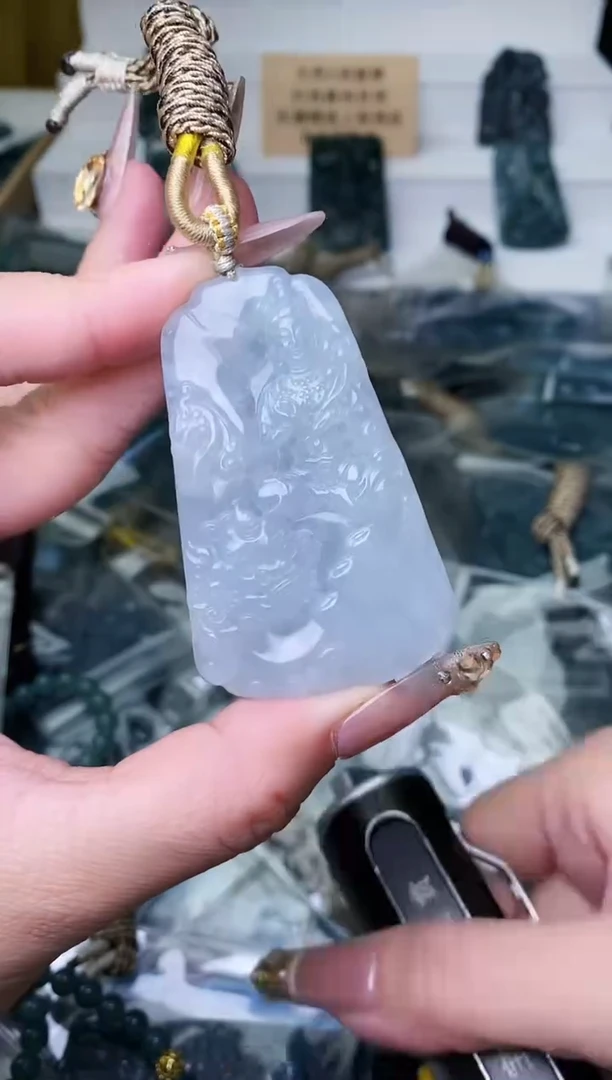 颈饰未镶嵌翡翠