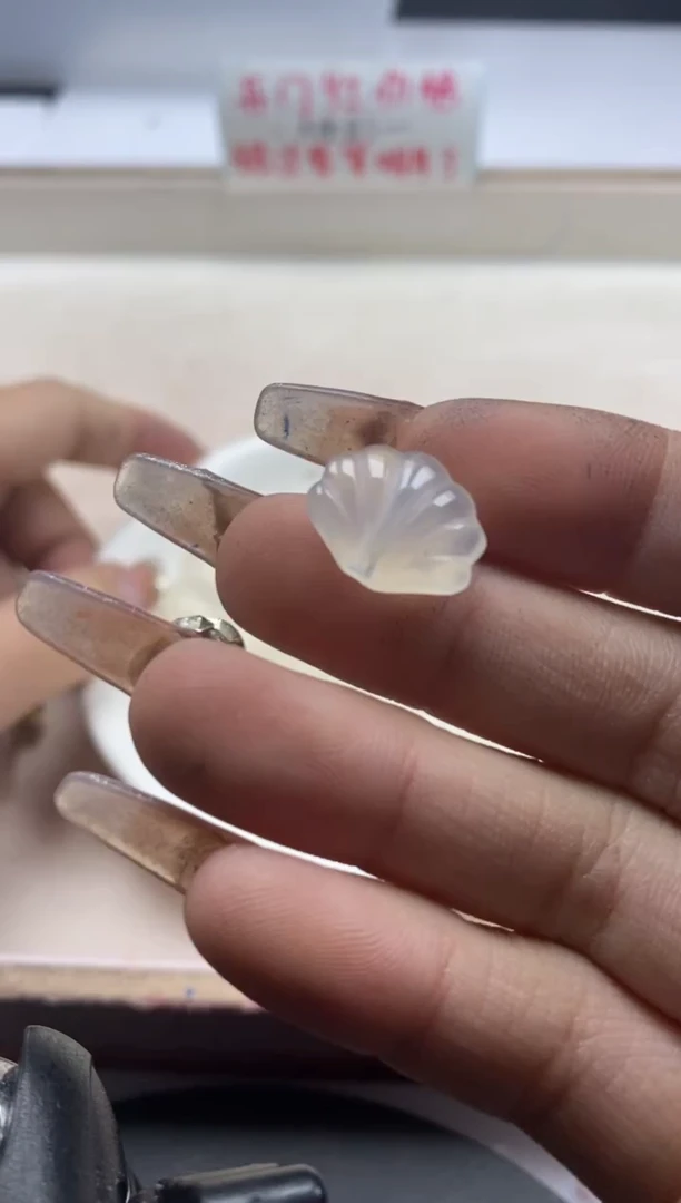 【闪购商品】玛瑙/玉髓颈饰银S800镶嵌x713荔枝冻贝壳1颗