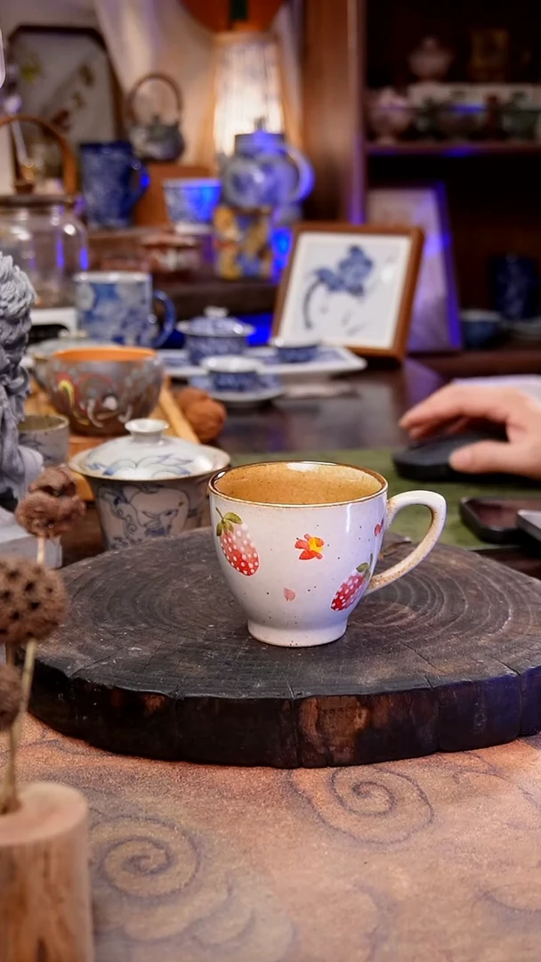 杯子草莓手工手绘手工手绘