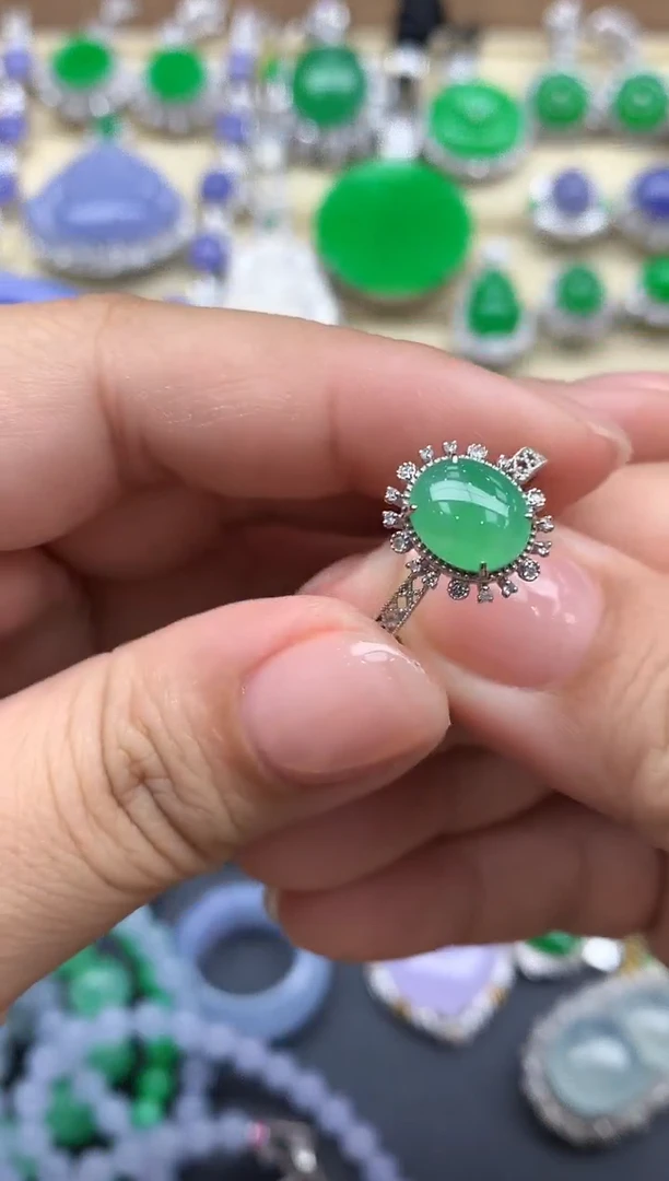 翡翠戒指18K金镶嵌507-春日珠宝