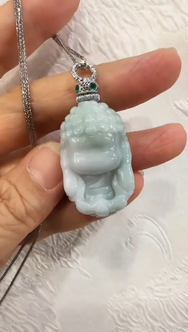 翡翠未镶嵌颈饰国风