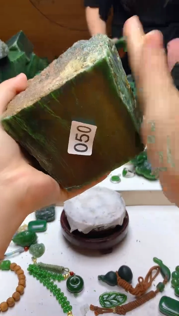 未镶嵌和田玉（碧玉）珠宝半成品1