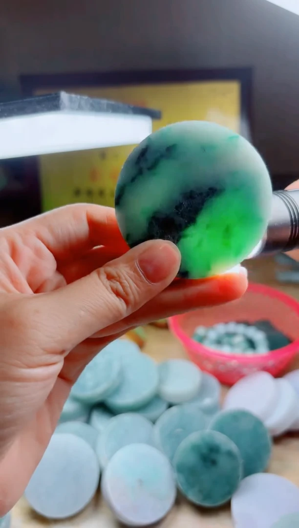 翡翠未镶嵌颈饰A货曹星055