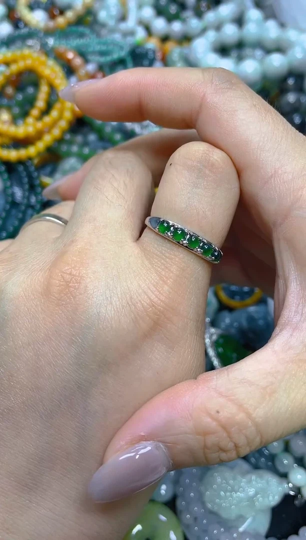 颈饰未镶嵌翡翠/W/翡翠A货，一件也是批发价