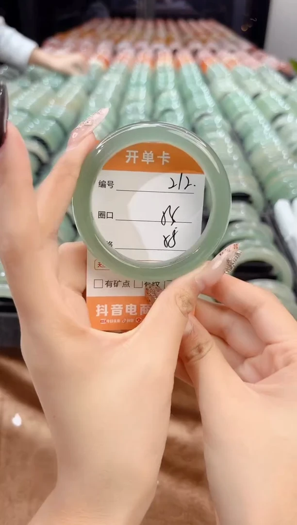 未镶嵌手镯石英质玉212-55
