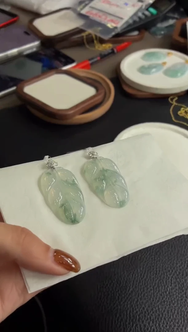 18K金镶嵌定制翡翠DDJ46527多样性发一件