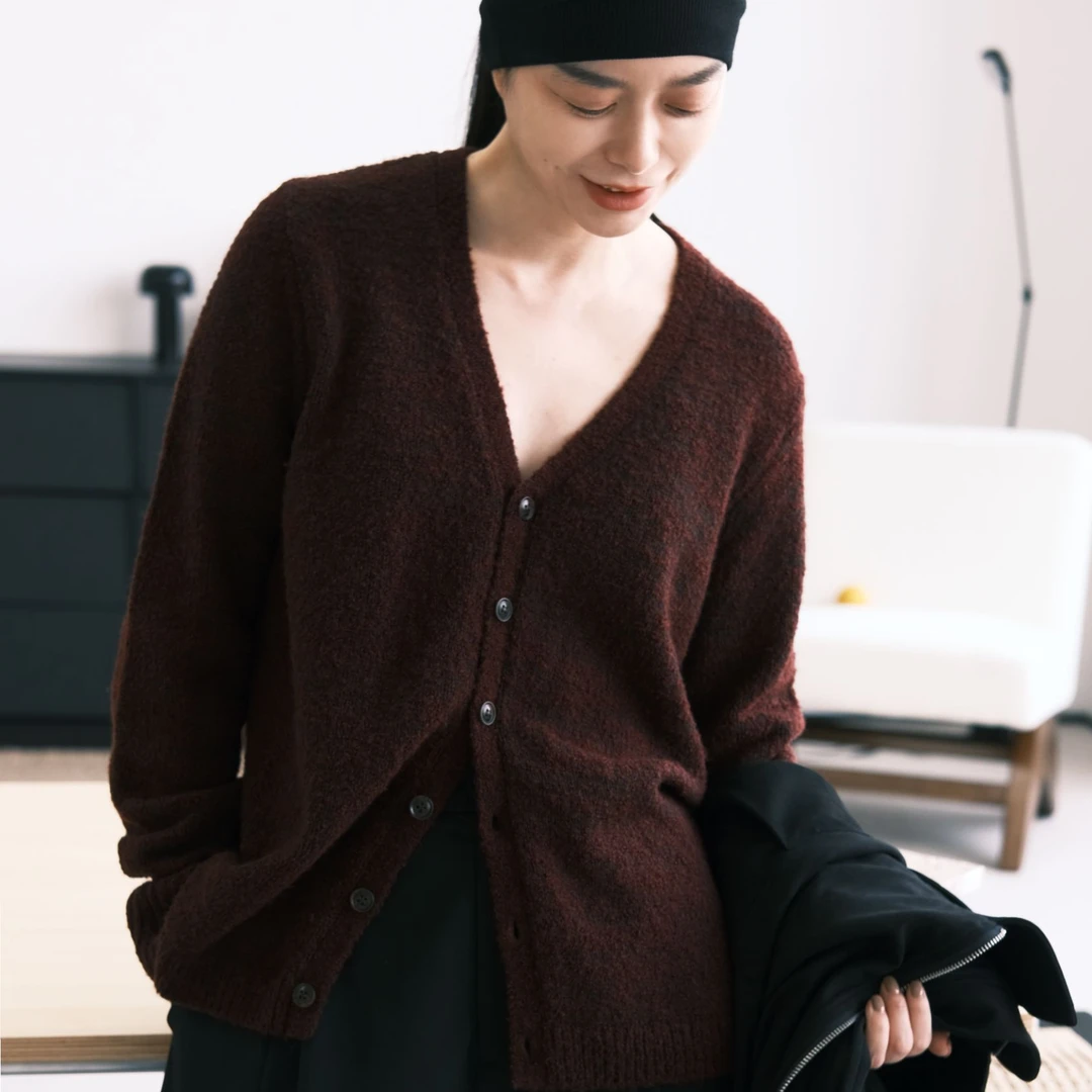 Zeng+Du家细羊毛花式圈圈纱 蓬松肌理云朵感性随性V领针织衫