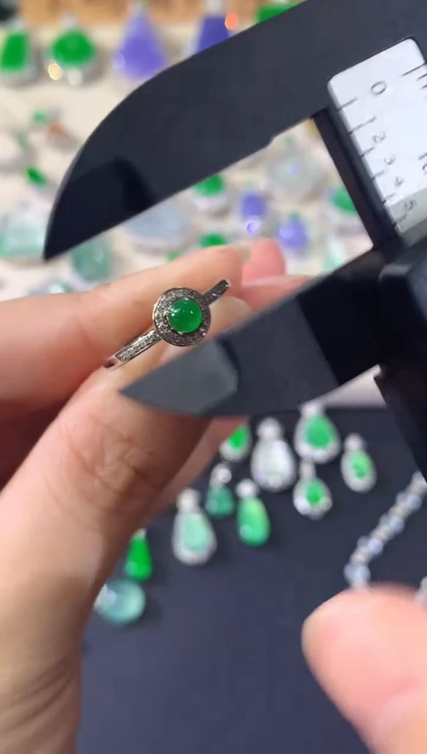 18K金镶嵌戒指翡翠A557|1980