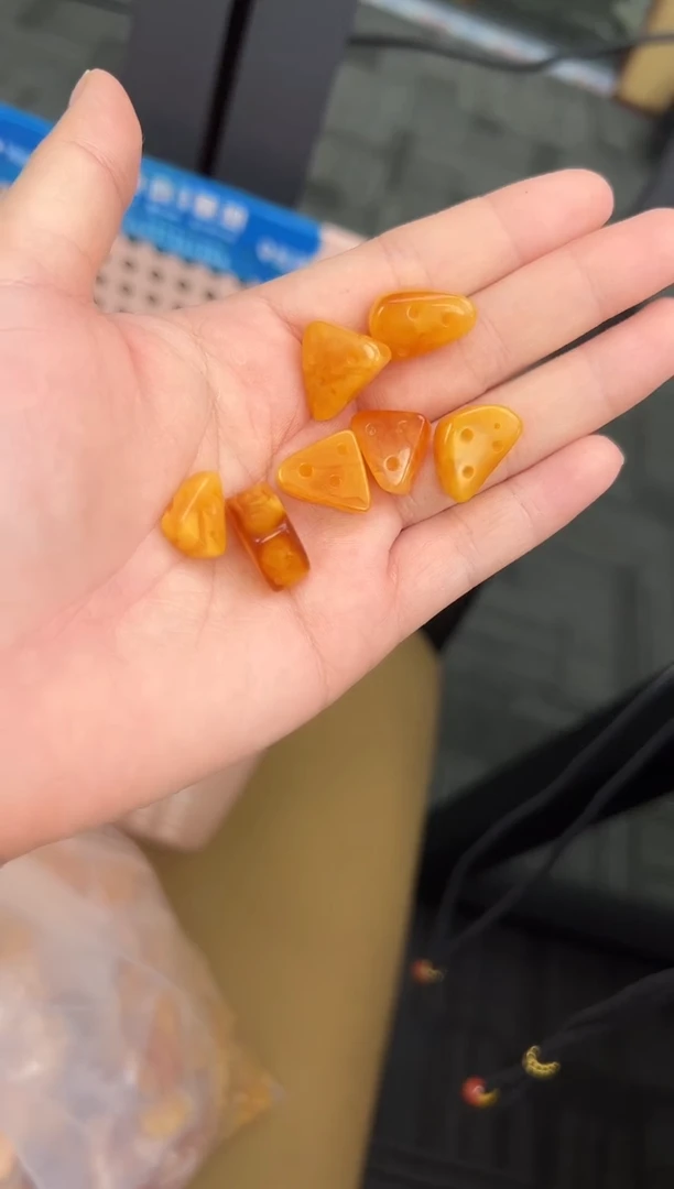 未镶嵌蜜蜡裸石琥珀蜜蜡手机挂多样性发一条