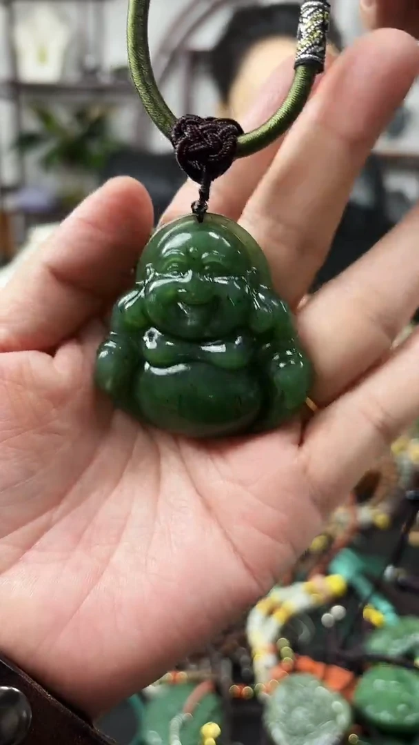 颈饰未镶嵌和田玉佛公
