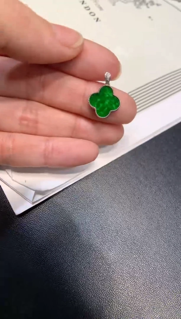 吊坠(不含链)18K金镶嵌翡翠花件吊坠 多样性发一件