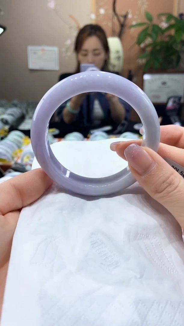 翡翠手镯未镶嵌56.6圈口