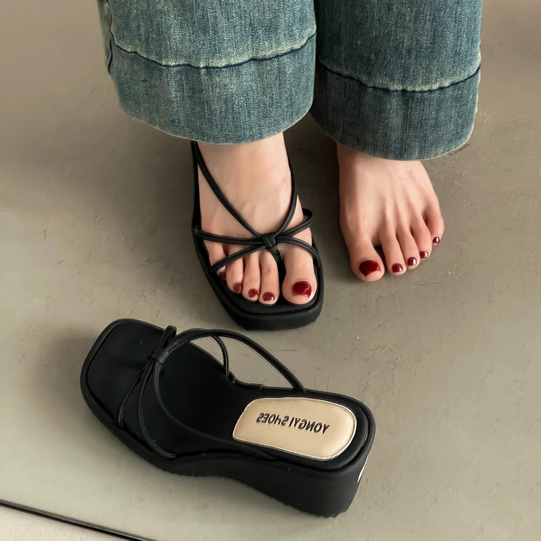 OJRZ平底夹脚人字拖2女鞋025新款春夏季海边凉拖女外穿方头凉拖鞋