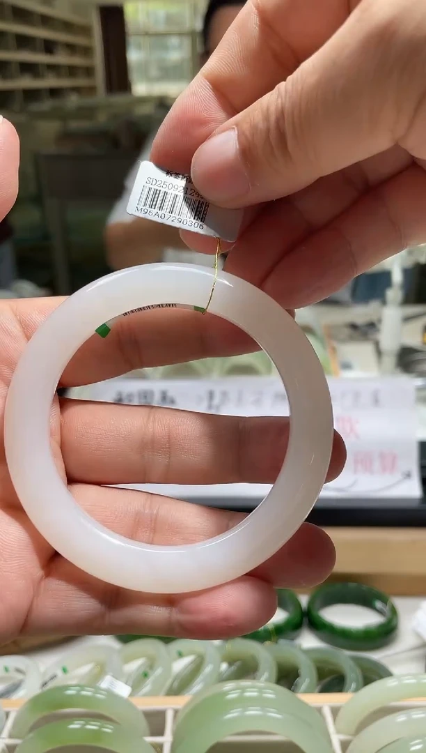 未镶嵌手镯和田玉60-61圈口 0306