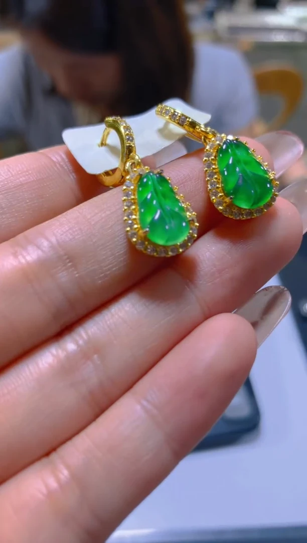 未镶嵌翡翠耳饰多样性发一