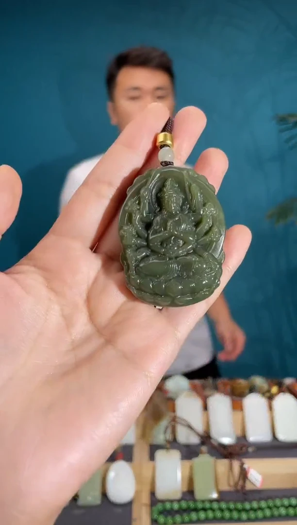 颈饰未镶嵌和田玉1