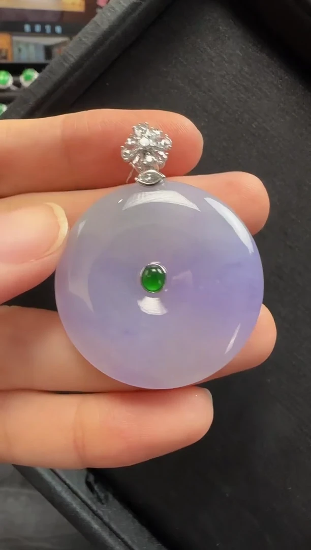 颈饰18K金镶嵌翡翠646平安扣一个