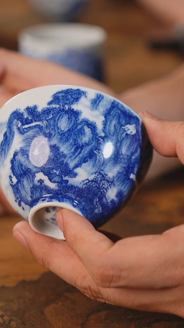 【闪购商品】杯九本珍藏 青花秋山行旅图鸡心杯