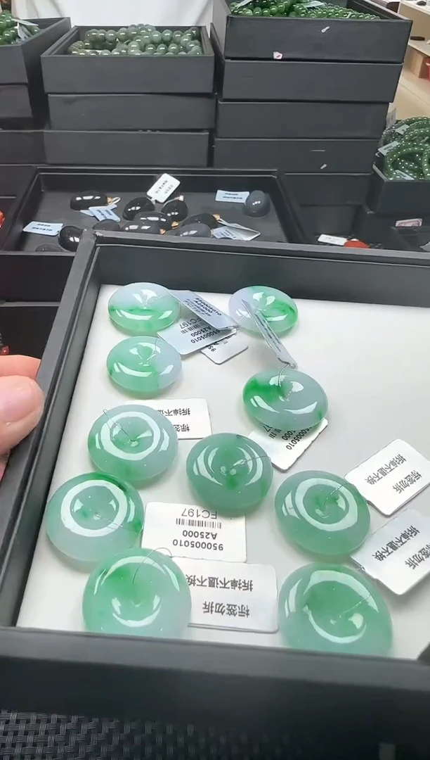 翡翠未镶嵌吊坠(不含链)平安扣一个多样性发