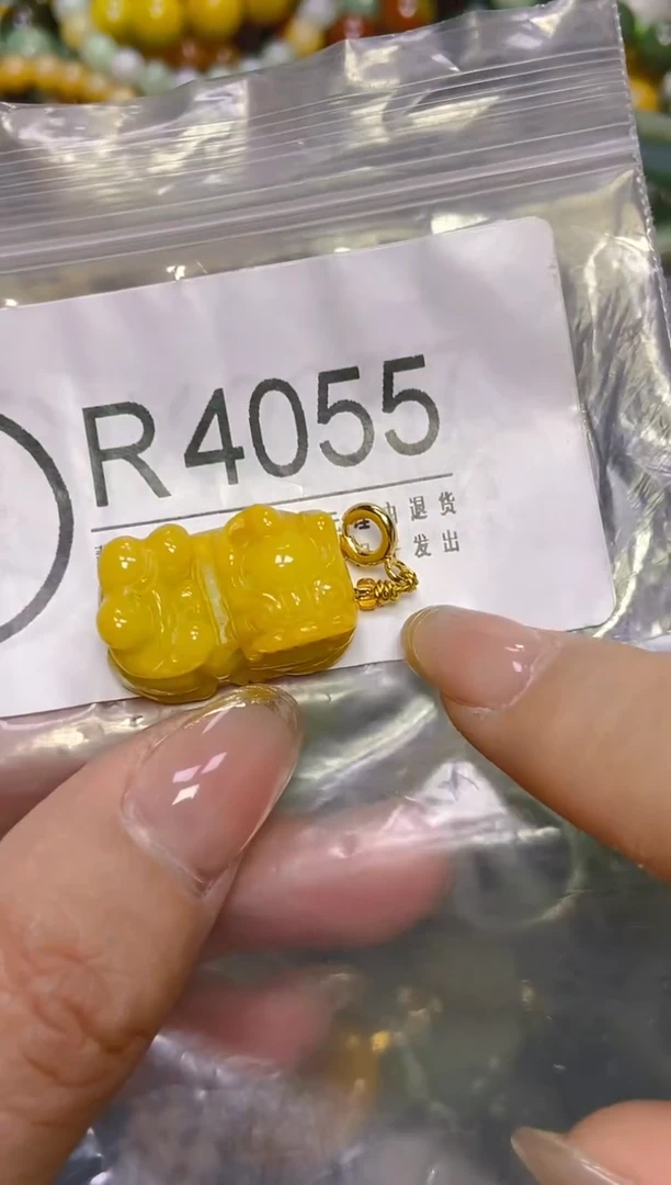 颈饰未镶嵌翡翠/R/翡翠A货，一件也是批发价