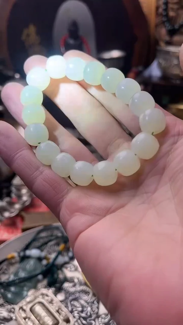 未镶嵌手链石英岩玉-------主播推荐-------