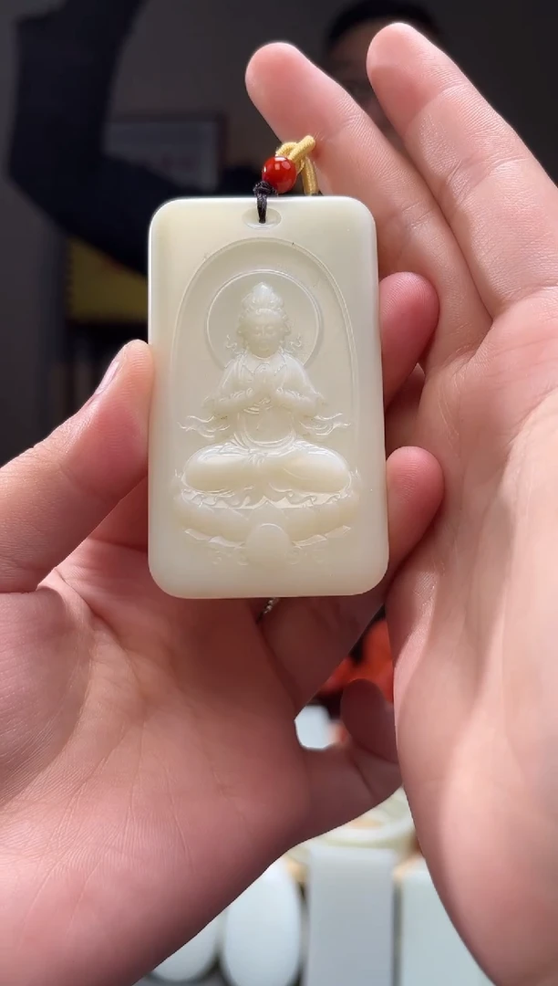 颈饰未镶嵌和田玉吊坠