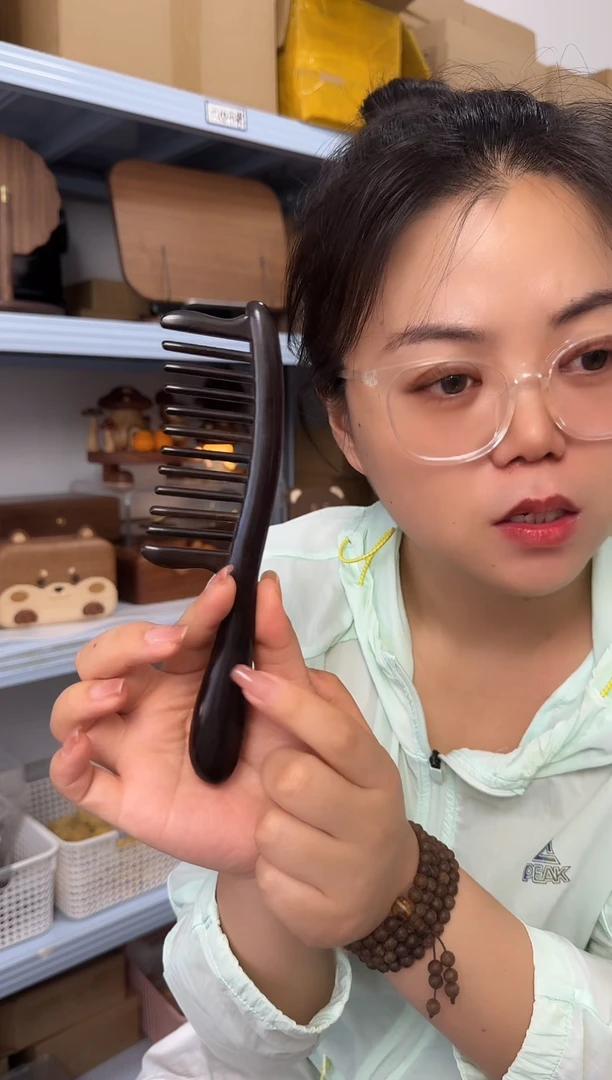 木特价紫光檀宽齿梳子